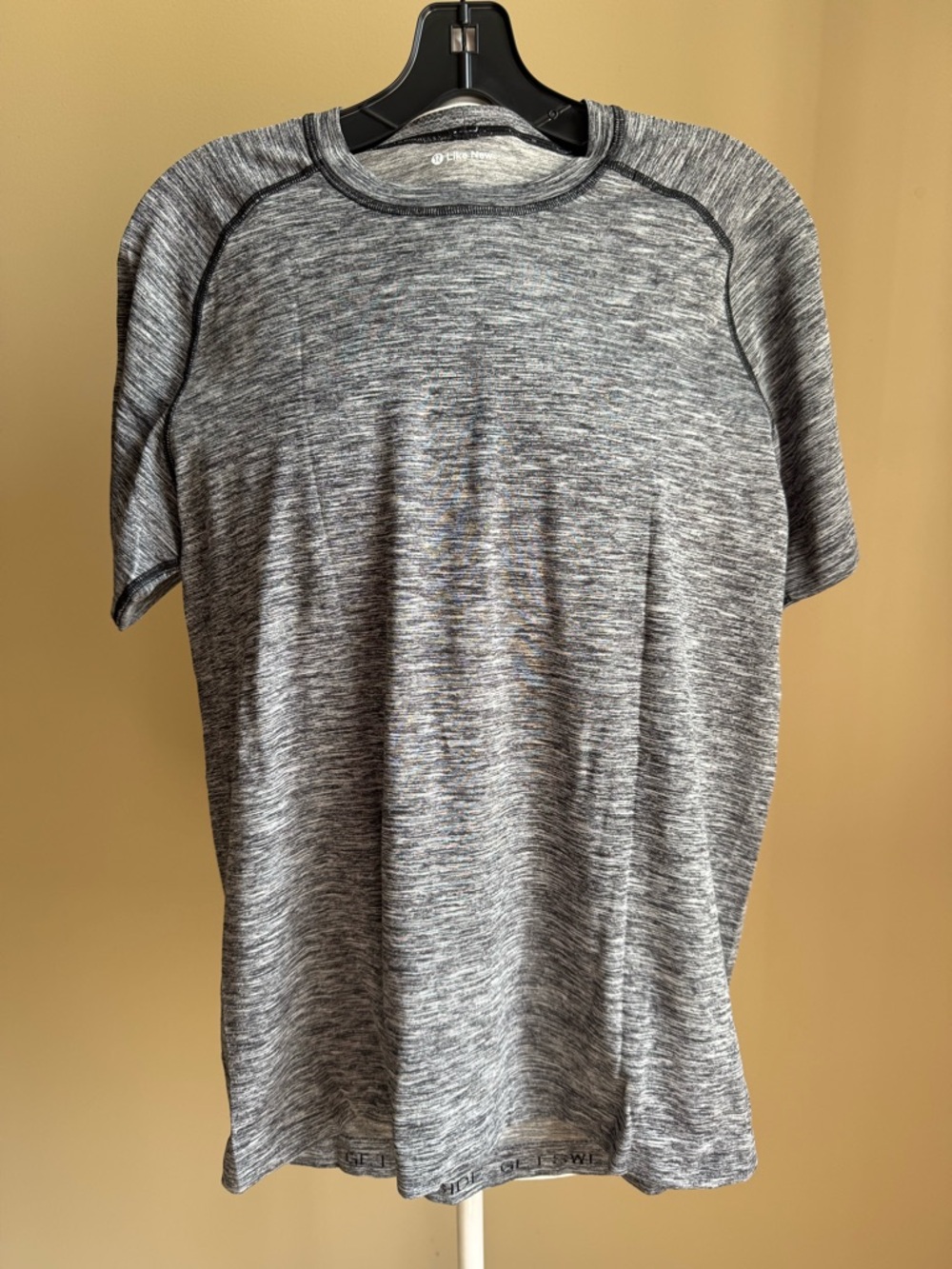Lululemon Men's Metal Vent Tech Short Sleeve Shirt in Heathered Gray $78 Retail